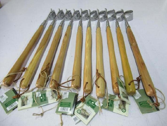 Stainless steel medium long wooden handle daisy weeder